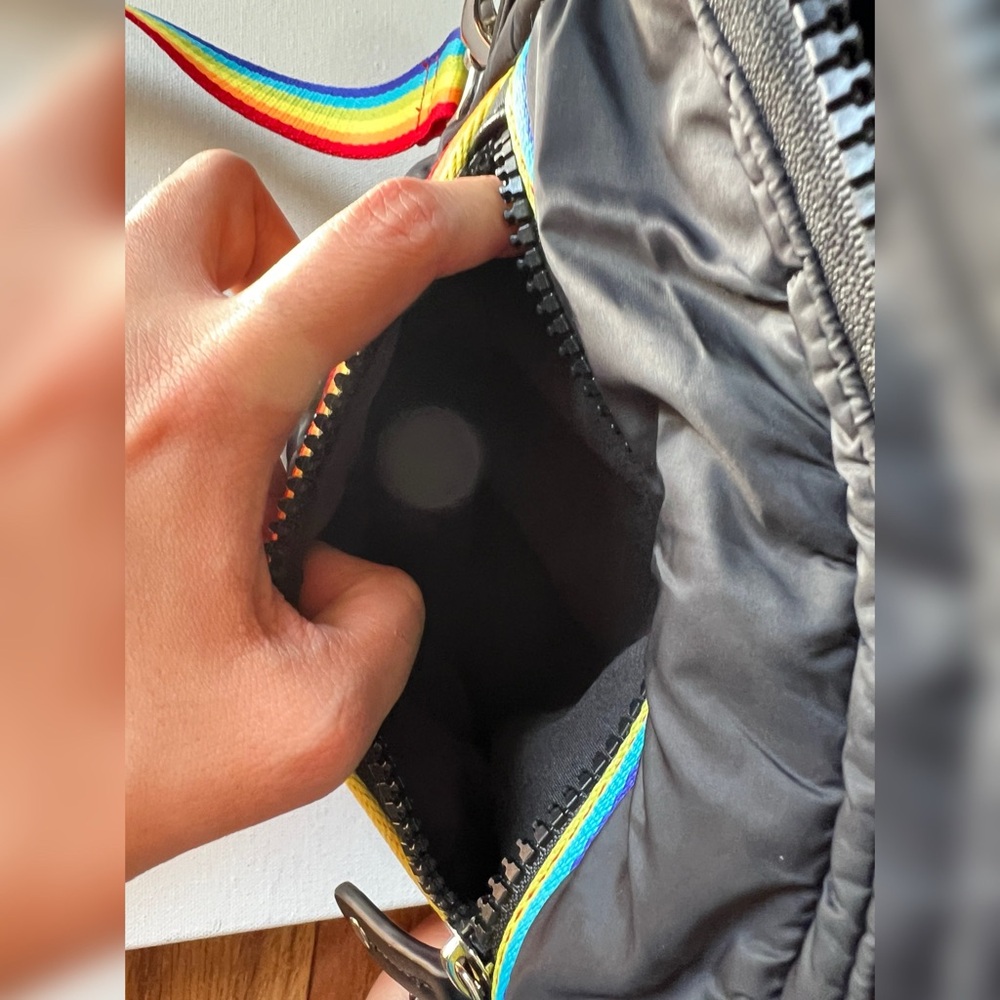 Sondra Roberts Squared black puffer crossbody bag with rainbow straps - Picture 11 of 16